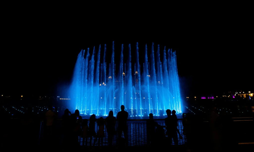 Large Dancing Fountain Show